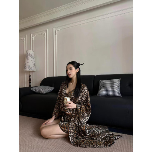 OUTFlT STUDIO 豹紋睡衣套裝2025新款性感寬鬆舒適家居服三件套