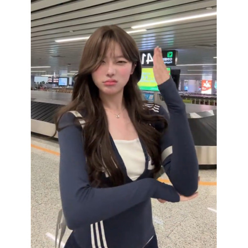 美式藏青色字母印花氣質v領長袖防曬罩衫女夏季修身辣妹t恤上衣潮