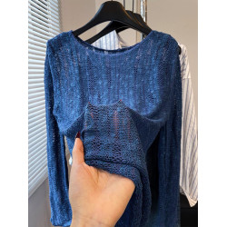 法式洋氣設計新款藍色針織衫2025年夏時尚通勤圓領減齡薄款上衣女