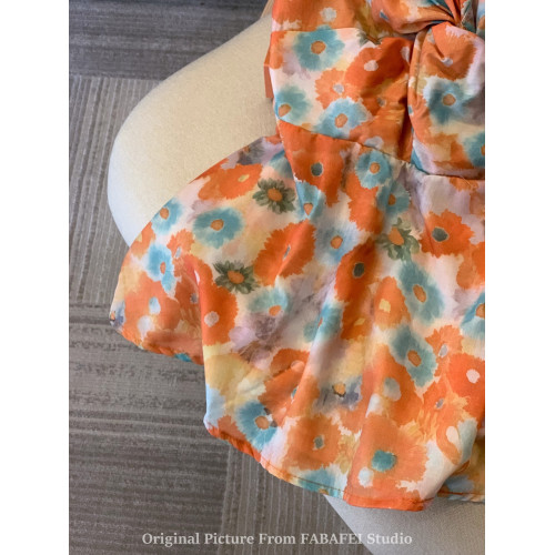 專櫃撤廻剪標音樂節多巴胺碎花背心襯衫女夏季設計感扭結掛脖上衣