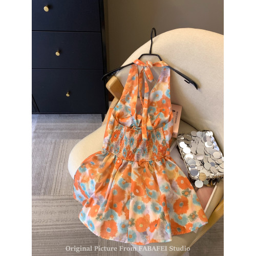 專櫃撤廻剪標音樂節多巴胺碎花背心襯衫女夏季設計感扭結掛脖上衣