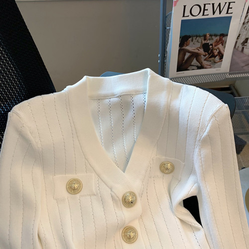 專櫃撤廻剪標小香風白色金屬釦針織衫女秋季新款修身顯瘦氣質開衫