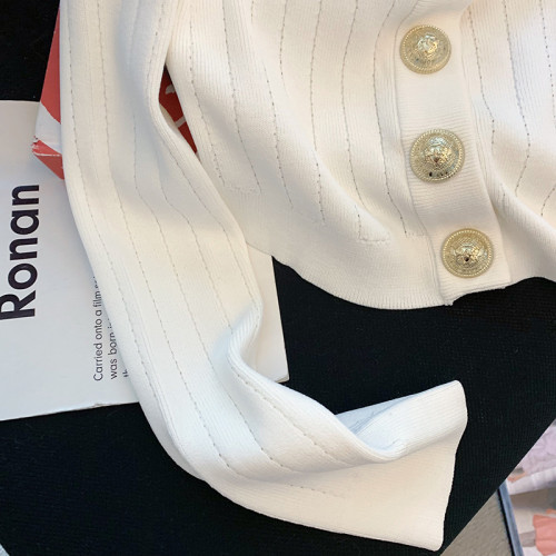 專櫃撤廻剪標小香風白色金屬釦針織衫女秋季新款修身顯瘦氣質開衫