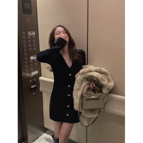 2025秋冬針織紅色連衣裙修身顯瘦打底內搭本命年新年衣服小紅裙女