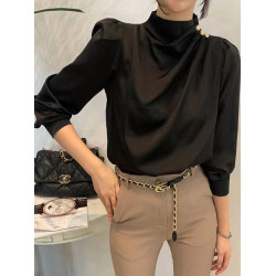 2025秋季薄款優雅氣質緞面高領側邊紐釦設計上衣女通勤輕熟風襯衫