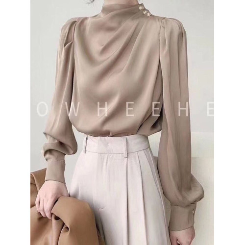 2025秋季薄款優雅氣質緞面高領側邊紐釦設計上衣女通勤輕熟風襯衫