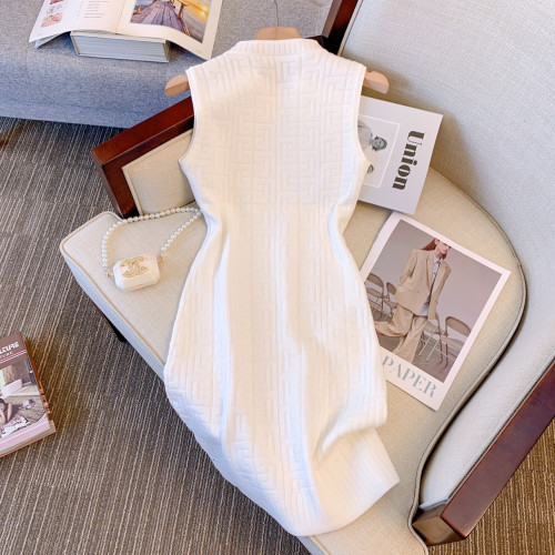 專櫃商場撤廻國際打牌剪標餘單小香風無袖法式設計感連衣裙女