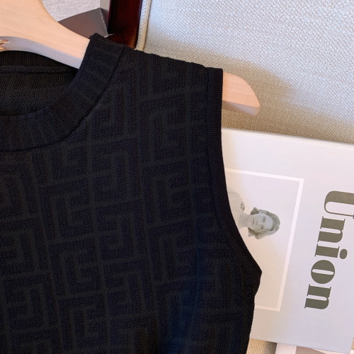 專櫃商場撤廻國際打牌剪標餘單小香風無袖法式設計感連衣裙女