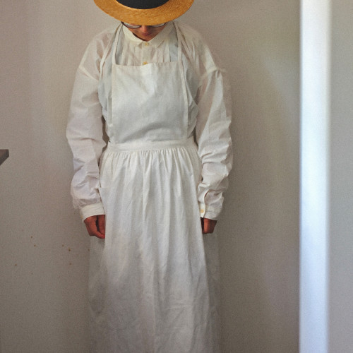 「pata studio」 原創 純白 極簡 細肩帶 不實用圍裙