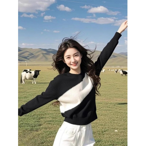 高級感別致黑白拼色圓領短款毛衣女秋冬季小個子內搭外穿針織上衣