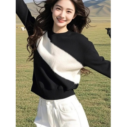 高級感別致黑白拼色圓領短款毛衣女秋冬季小個子內搭外穿針織上衣