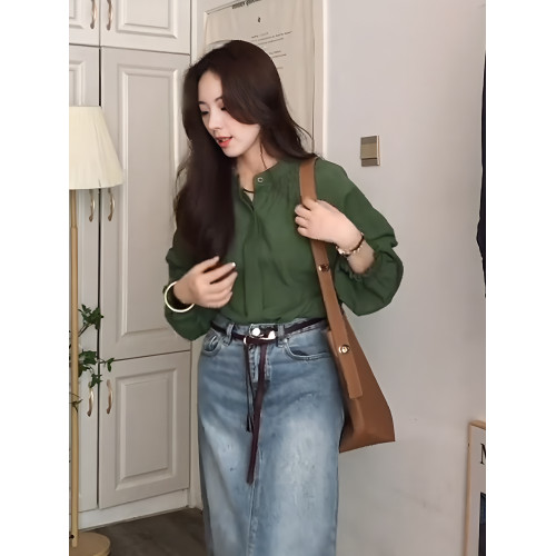 復古氣質綠色圓領燈籠袖襯衫女秋季新款高級感寬鬆顯瘦百搭薄上衣