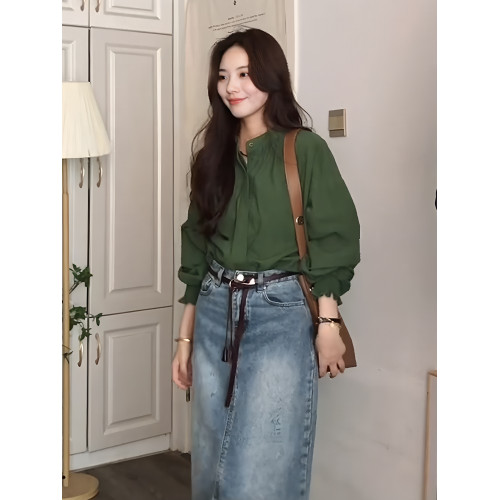 復古氣質綠色圓領燈籠袖襯衫女秋季新款高級感寬鬆顯瘦百搭薄上衣
