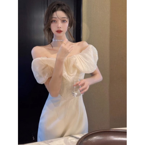 生日宴會晚禮服高級輕奢小衆氣質名媛法式高級感黑色一字肩連衣裙