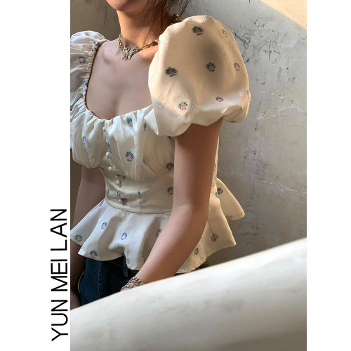 方領泡泡袖浮雕花朵刺綉襯衫女2026夏季新款收腰顯瘦甜辣妹上衣女