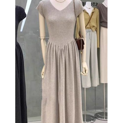 廣州十三行爆款撿漏~V領針織短袖長裙女裝顯瘦氣質針織打底連衣裙