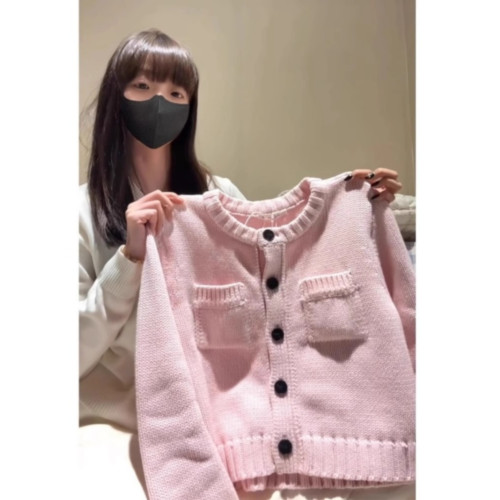 秋冬短款超好看粉色針織開衫上衣女冬季圓領百搭短款口袋毛衣外套