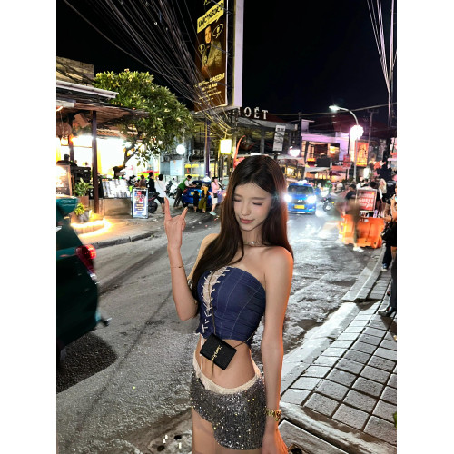 OUTFlT 歐美辣妹風性感綁帶抹胸上衣2025新款修身顯瘦亮片短褲女
