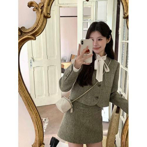 法式富家千金小香風系帶白色襯衫女減齡顯瘦內搭長袖花邊上衣秋季