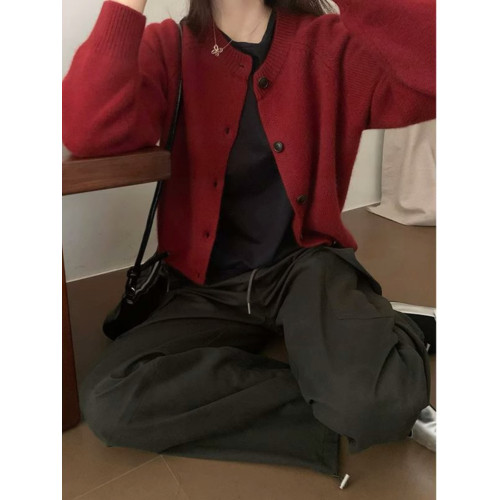 浙江桐鄕濮院復古紅色圓領羊毛針織開衫女秋冬高級感氣質毛衣外套