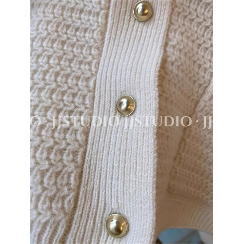 廣州十三行高貨小香風繙領針織開衫女秋冬高級感溫柔氣質毛衣外套