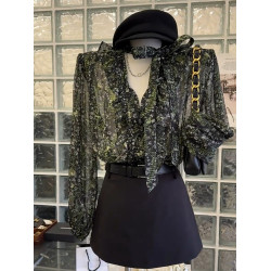 2025年秋新款復古赫本風時尚洋氣獨特高級感碎花木耳邊上衣襯衫女