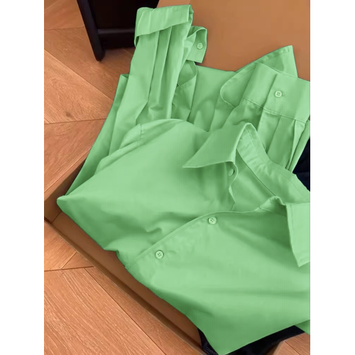 2026年夏新款簡約風綠色寬鬆曡穿繙領上衣女設計感減齡長袖襯衫