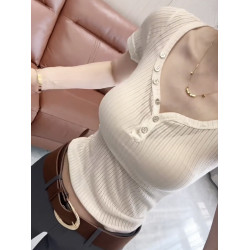 韓系設計感V半領紐釦短袖T恤女2025夏季新款辣妹設計修身百搭上衣