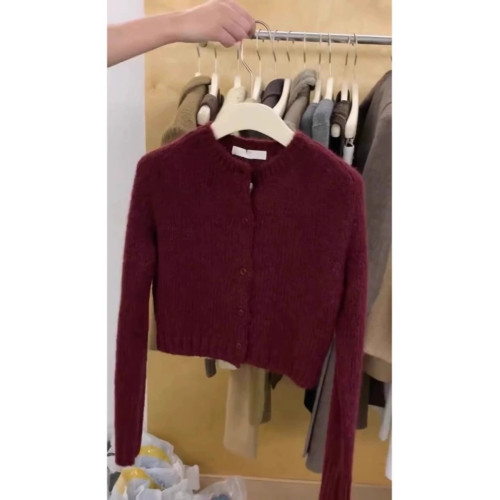 廣州十三行高貨短款酒紅色毛衣外套女冬季濮院浣熊絨軟糯針織開衫