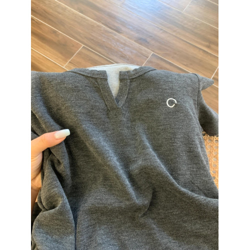 好韓系呀！尊滴好好看呀！假兩件正肩長袖上衣秋季側邊收腰小心機