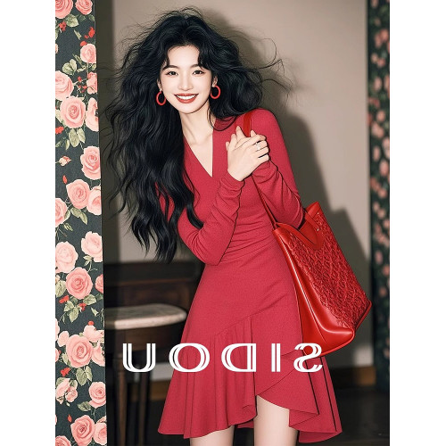 專櫃撤櫃春季新款韓系千金感穿搭復古收腰顯瘦紅色不規則連衣裙女