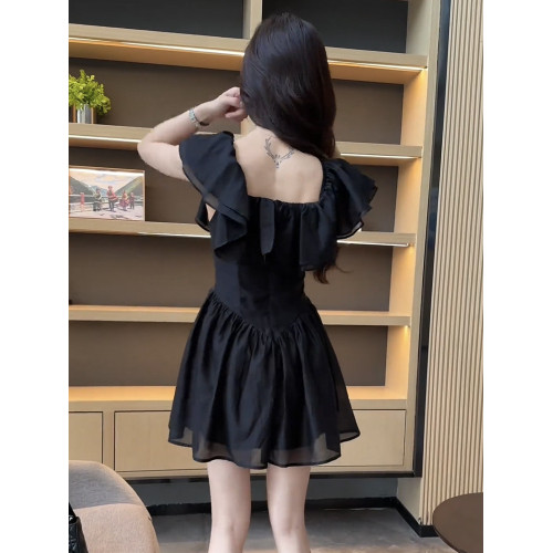 法式氣質一字肩連衣裙女2025夏季新款收腰顯瘦荷葉邊黑色短款裙子