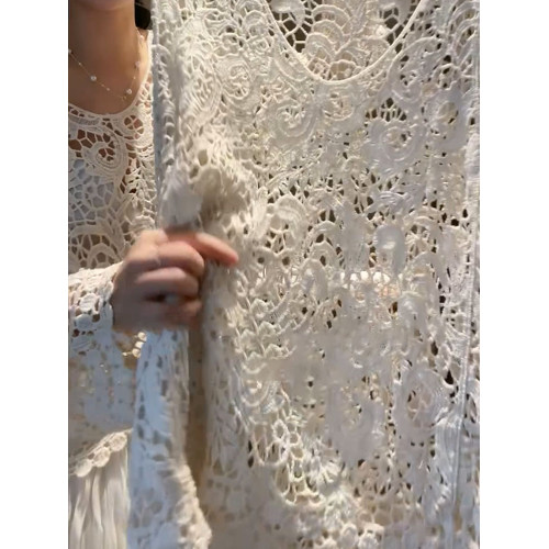 2025年秋新款精緻氣質顯瘦法式復古漂亮針織寬鬆小衆勾花鏤空上衣