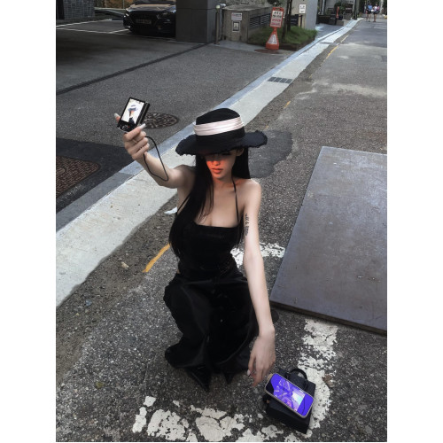 OUTFlT STUDIO 歐美辣妹風黑色亮片抹胸設計感露背上衣女夏季 OUTFlT STUDIO 歐美辣妹風黑色亮片抹胸設計感露背上衣女夏季