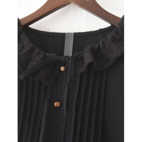 花邊娃娃領棉麻襯衣212重工精緻蕾絲風琴褶燈籠袖木釦A字長袖襯衫