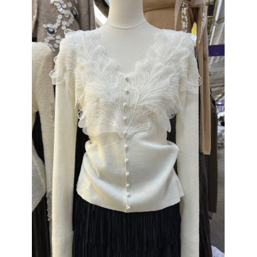 南油高奢女裝秋冬新款重工花瓣刺綉V領設計感顯瘦羊毛針織衫