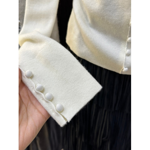 南油高奢女裝秋冬新款重工花瓣刺綉V領設計感顯瘦羊毛針織衫