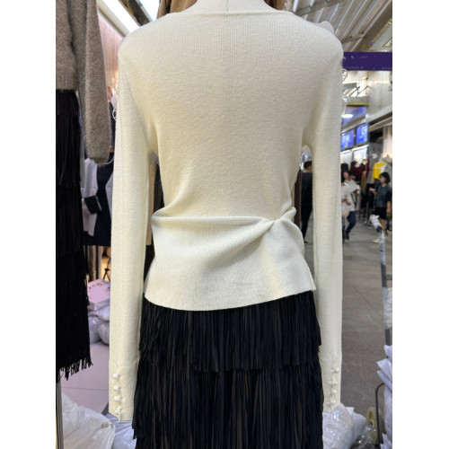 南油高奢女裝秋冬新款重工花瓣刺綉V領設計感顯瘦羊毛針織衫