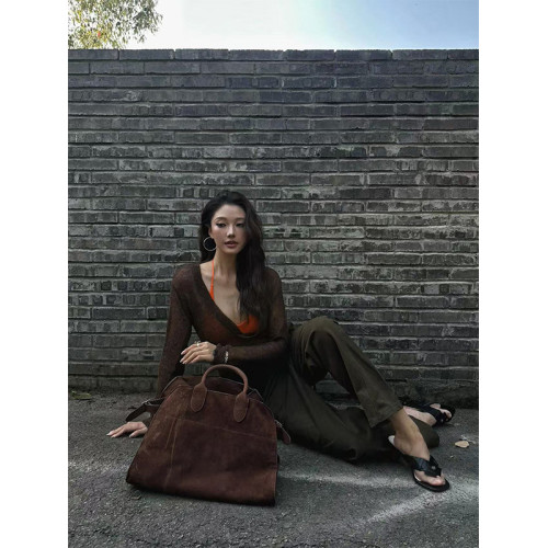 Turn right/陳大腿 設計霧感深V領長袖針織衫女夏微透別致T恤上衣