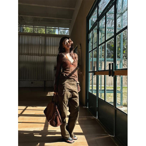 Turn right/陳大腿 設計霧感深V領長袖針織衫女夏微透別致T恤上衣