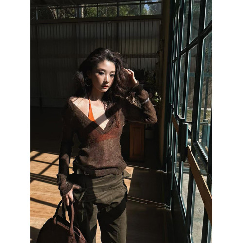 Turn right/陳大腿 設計霧感深V領長袖針織衫女夏微透別致T恤上衣