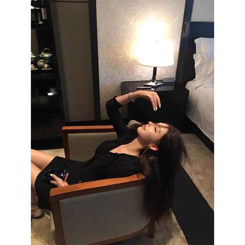 富家千金小香風連衣裙女名媛輕奢高級感修身顯瘦長袖黑色針織短裙