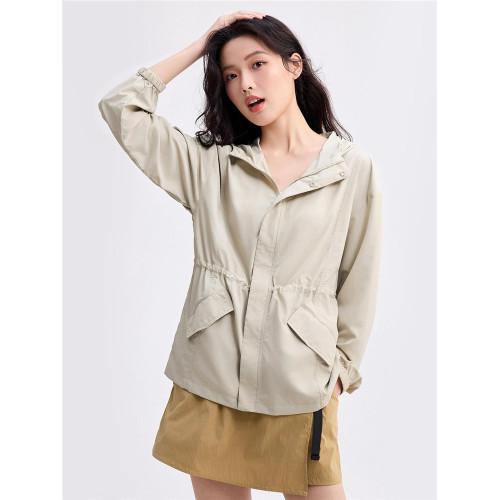 佐丹奴戶外穿搭防曬風衣女新款破骨可束腰寬鬆連帽外套女05375061