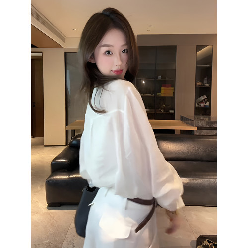 法式氣質圓領長袖白色襯衫女2025新款早秋設計感寬鬆休閒獨特上衣