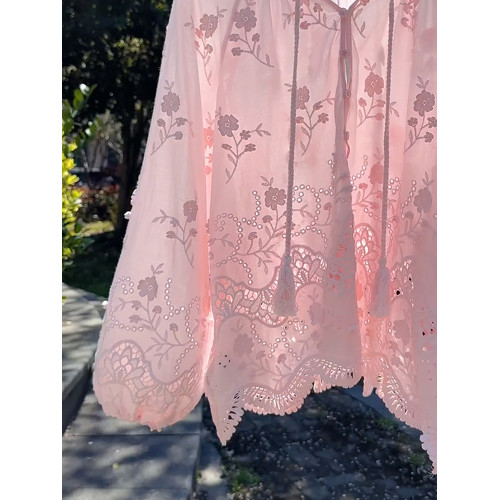 法式時尚甜美長袖蕾絲襯衫2025新款粉色溫柔寬鬆洋氣鏤空上衣女夏