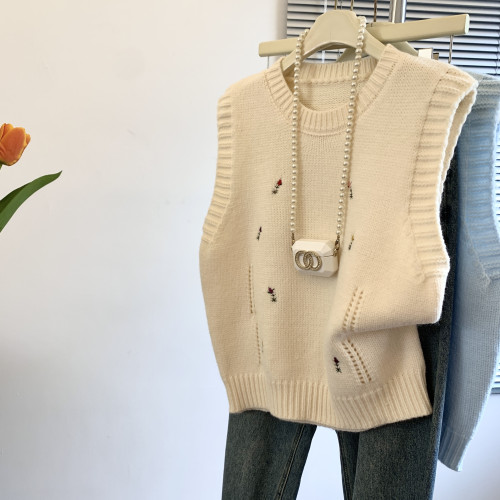 專櫃撤廻剪標設計感刺綉花朵馬甲女2025新款POLO領襯衫曡穿兩件套