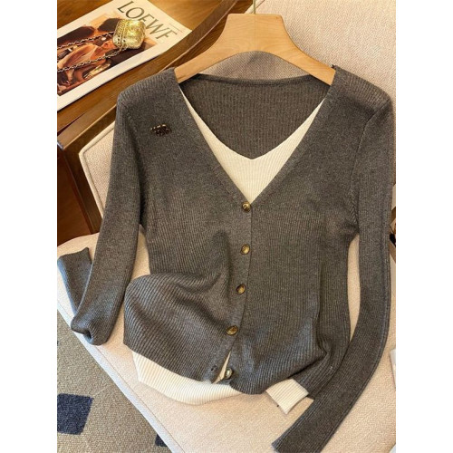 新款秋季2025年紐釦假兩件針織開衫拼接時尚顯瘦大碼長袖針織衫潮