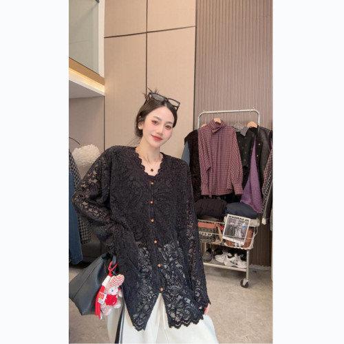 【溫柔陷阱】魅力穿搭~法式甜美V領花邊長袖蕾絲衫