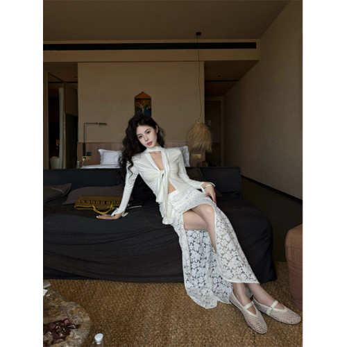 BaiYaShan/白婭衫 辣妹風設計感深V領綁帶修身顯瘦針織開衫上衣女