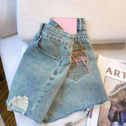 專櫃撤廻剪標高腰顯瘦破洞牛仔短褲女夏2025新款時尚刺綉寬鬆熱褲